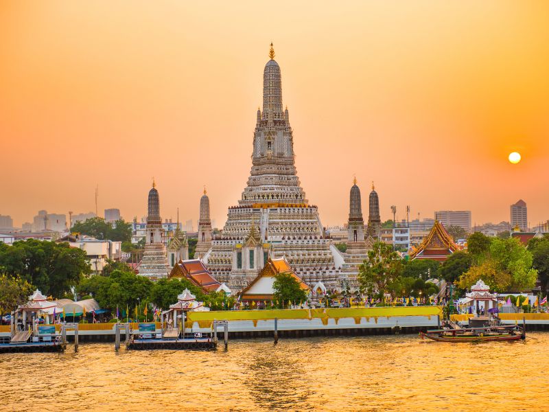 <p>Wat Arun, Bangkok</p>